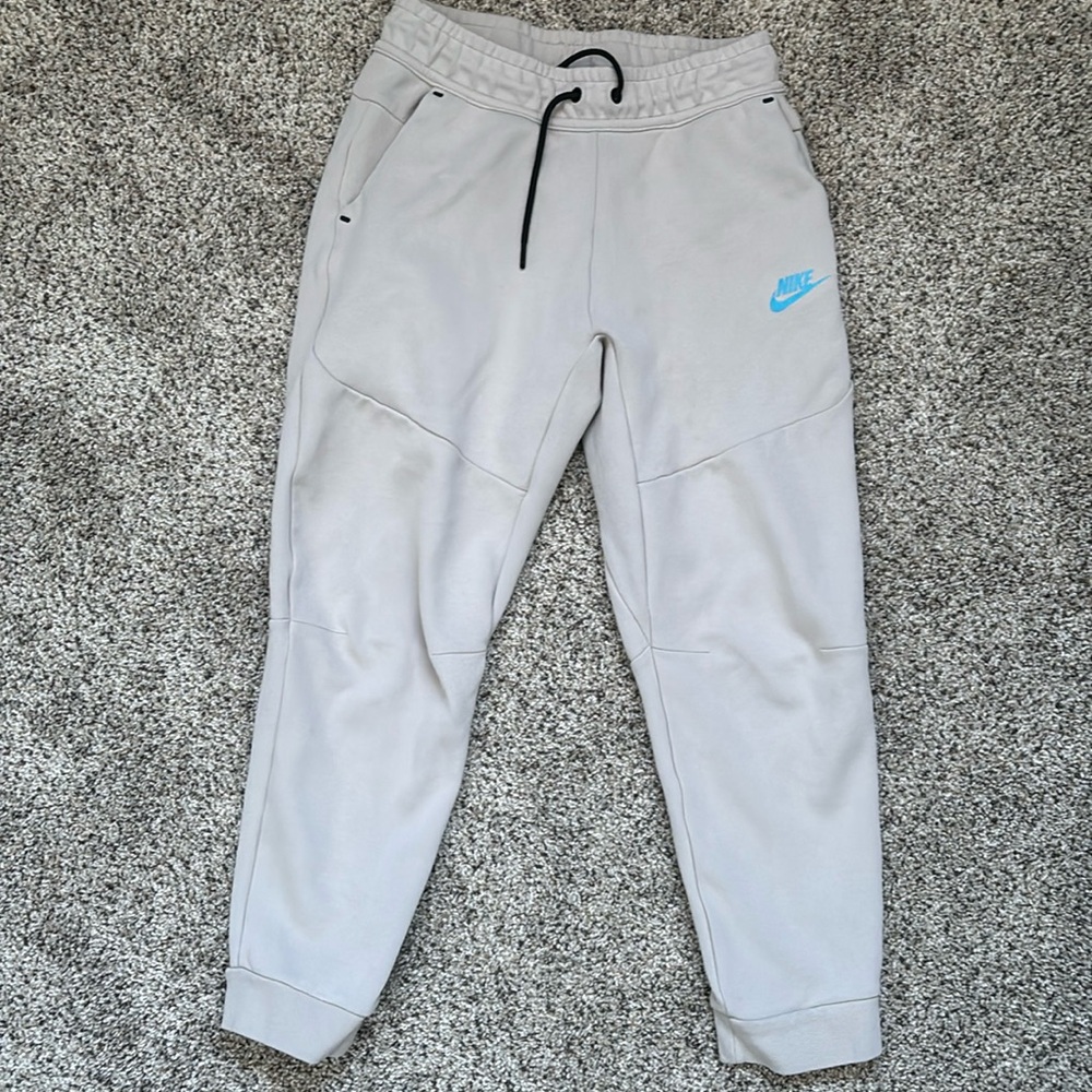 Boys nike tech pants